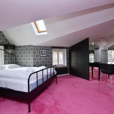 Victus Apartamenty, Aura *